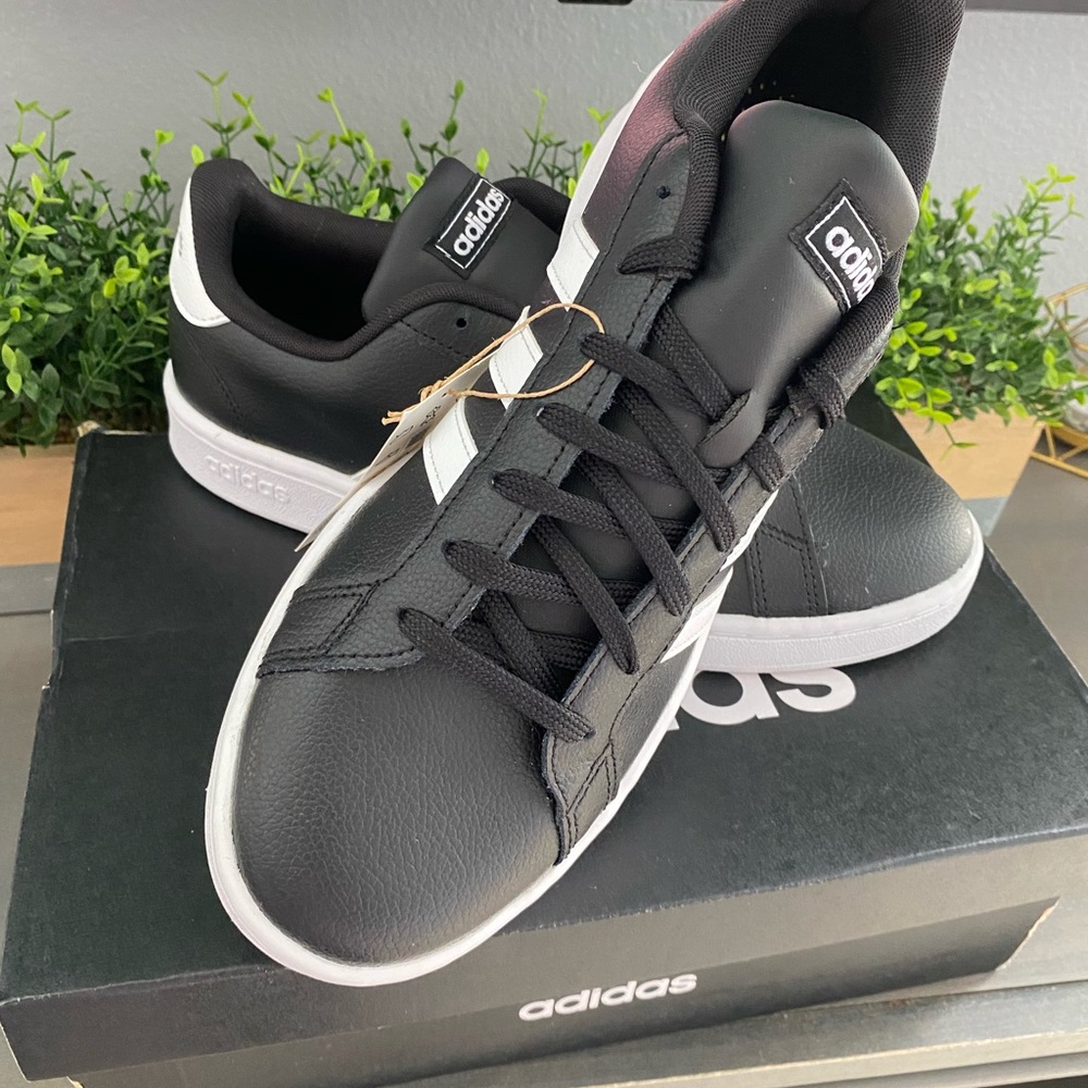 ADIDAS grand court originals